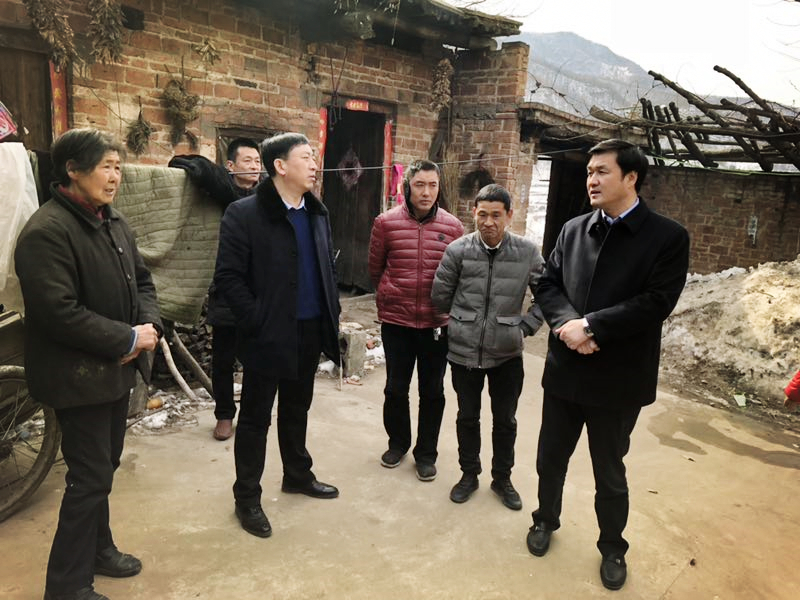 民建“組團”慰問，企業(yè)送溫暖到家