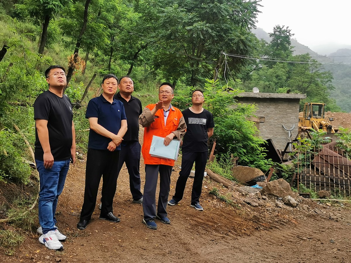 盧氏縣領(lǐng)導(dǎo)帶隊蒞臨盧氏中科調(diào)研指導(dǎo)工作 