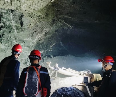 西溝鐵礦｜織密安全防護(hù)網(wǎng)，護(hù)航全年“零傷亡”