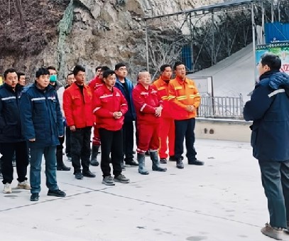 實(shí)戰(zhàn)演練，防患未“燃”｜雙河金礦開(kāi)展冬季火災(zāi)應(yīng)急預(yù)案演練